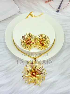 PrixCollier en or Avec Boucle d'Oreille