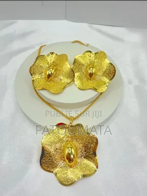 PrixCollier en or Avec Boucle d'Oreille