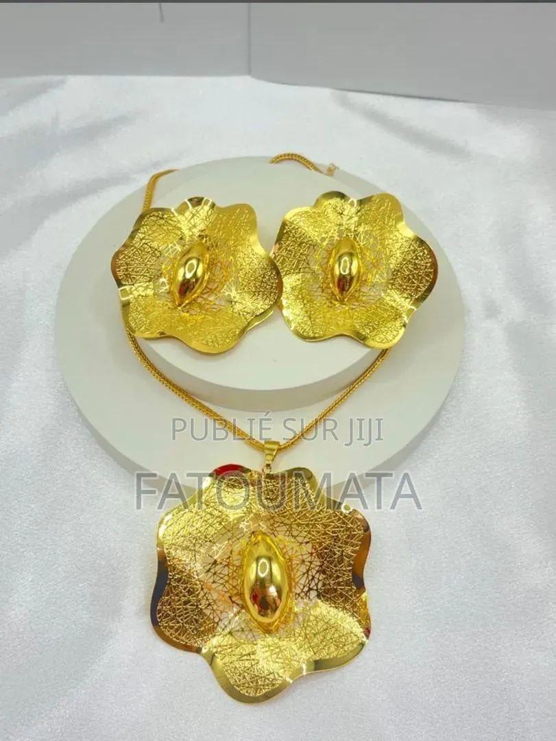 PrixCollier en or Avec Boucle d'Oreille