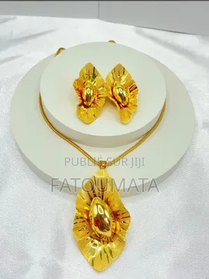 PrixCollier en or Avec Boucle d'Oreille