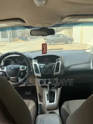 Ford Focus SE 5-Door 2013 Bleu