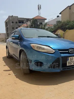 Ford Focus SE 5-Door 2013 Bleu