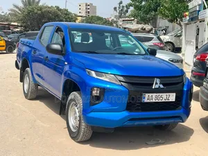 Mitsubishi L200 2022 Bleu