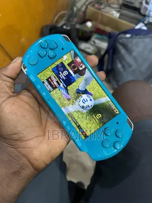  PSP Slim Neuve 30 Jeux  - Bleue Scellée - Pes 2023 