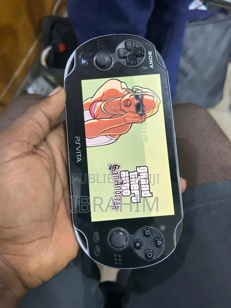 Ps Vita 10 Jeux - Propre - Fc26 - Gta - Naruto
