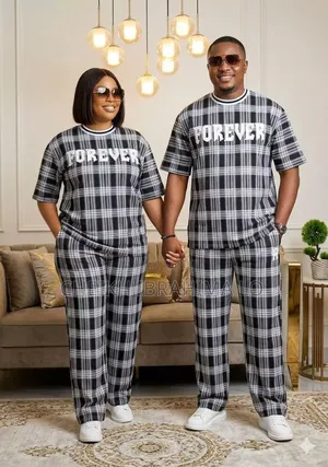Ensembles Couples De Très Bonnes Qualités