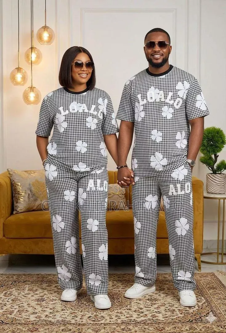 Ensembles Couples De Très Bonnes Qualités