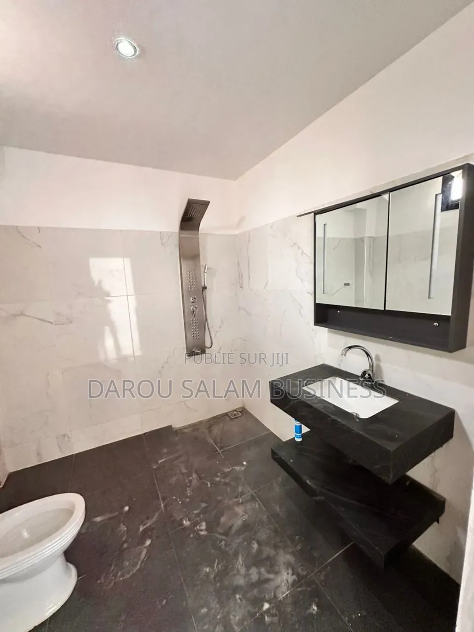 2chbre Appartement dans Almadies, Yoff à Louer