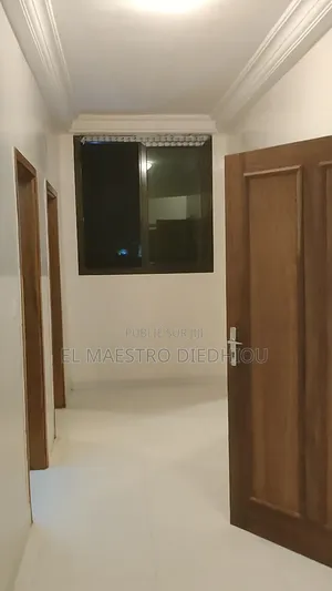 20chbre Maison dans Immeuble R+4 À Louer à Louer