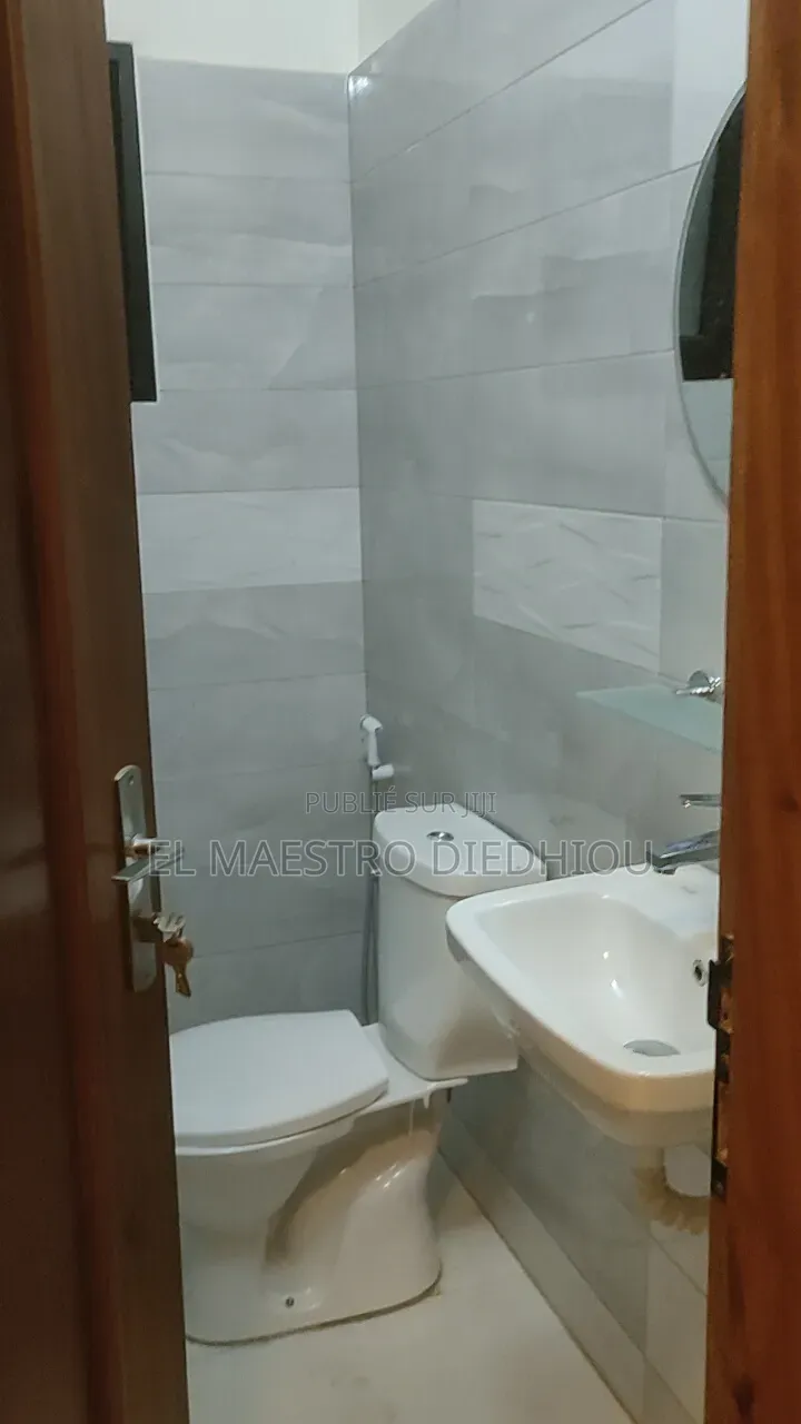 20chbre Maison dans Immeuble R+4 À Louer à Louer