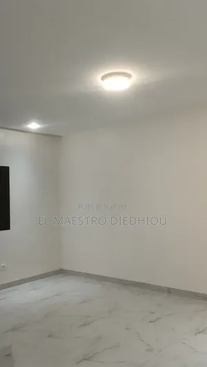20chbre Maison dans Immeuble R+4 À Louer à Louer