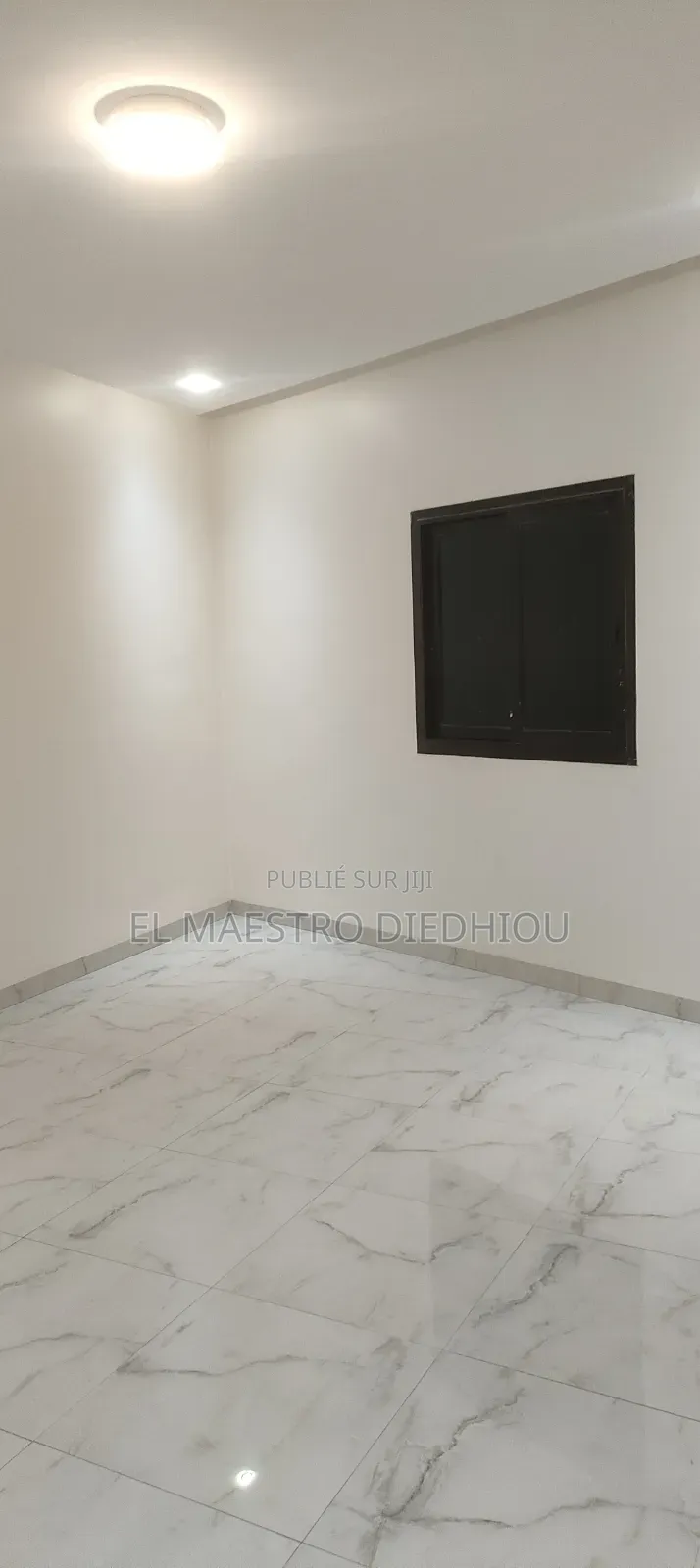 20chbre Maison dans Immeuble R+4 À Louer à Louer