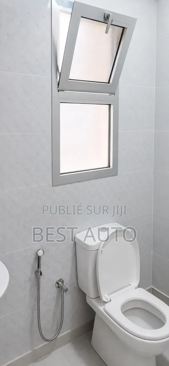 2chbre Appartement dans Ouakam à Louer