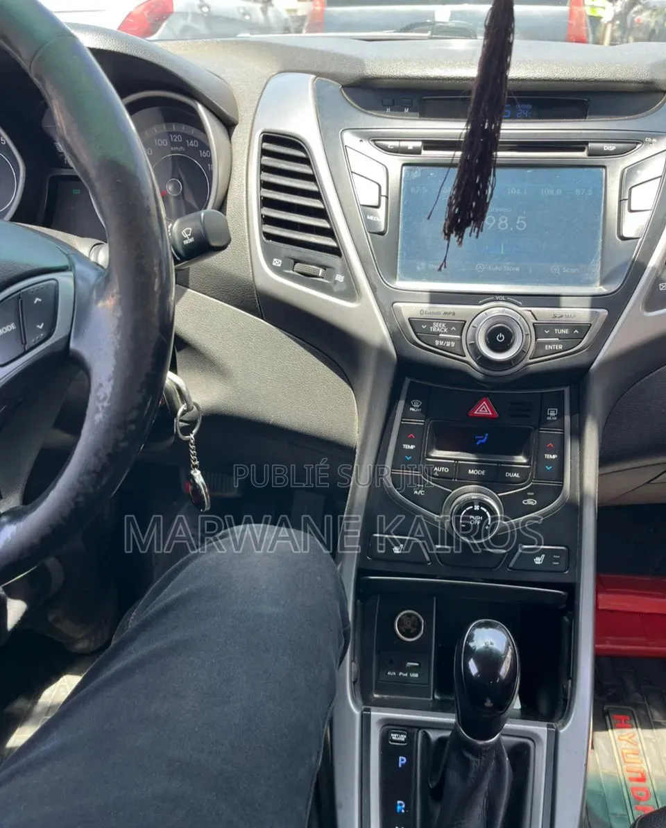 Hyundai Avante 2016 Gris