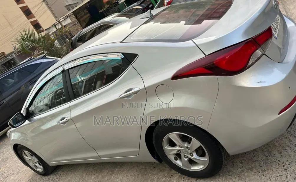 Hyundai Avante 2016 Gris