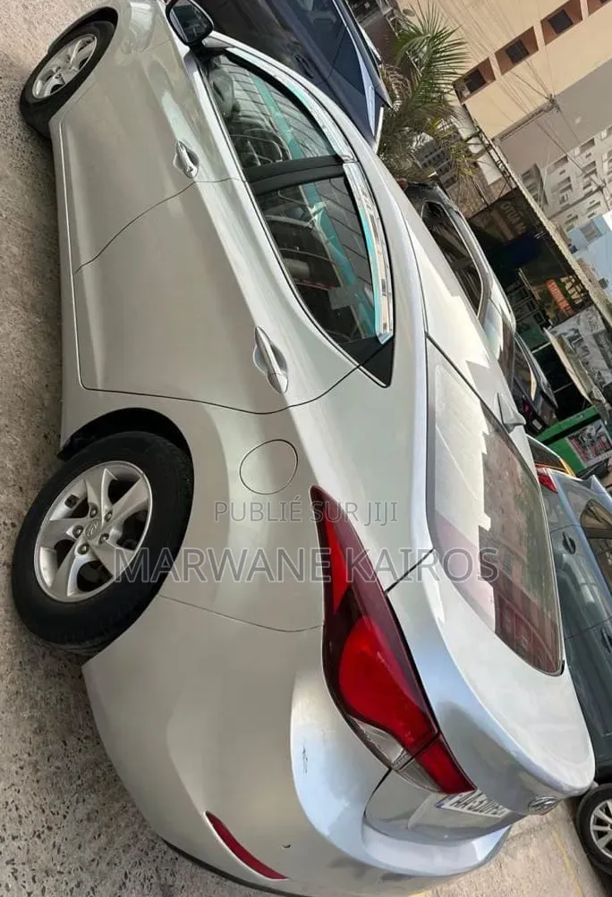 Hyundai Avante 2016 Gris