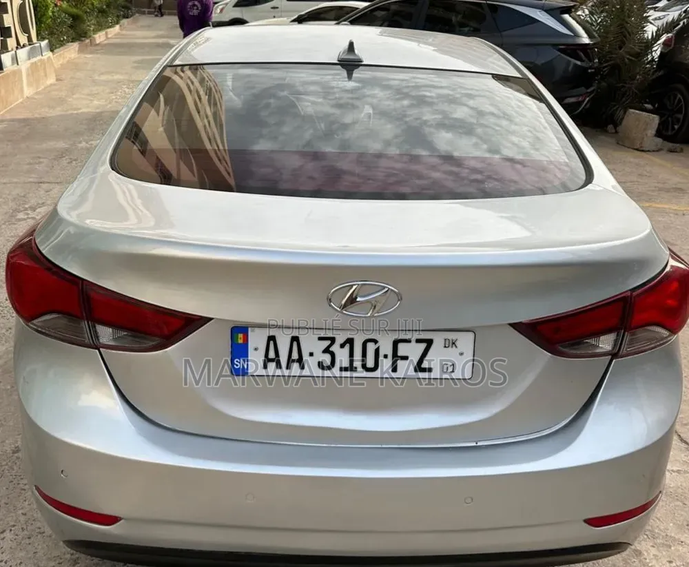 Hyundai Avante 2016 Gris