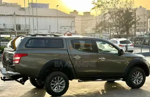 Mitsubishi L200 2017 Gris