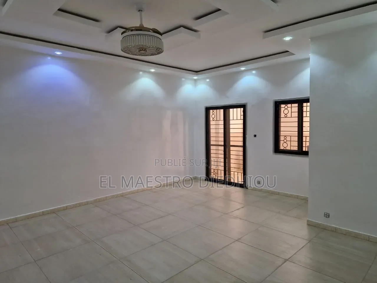 3chbre Villa dans Jolie Villa À Vendre, Rufisque à Vendre