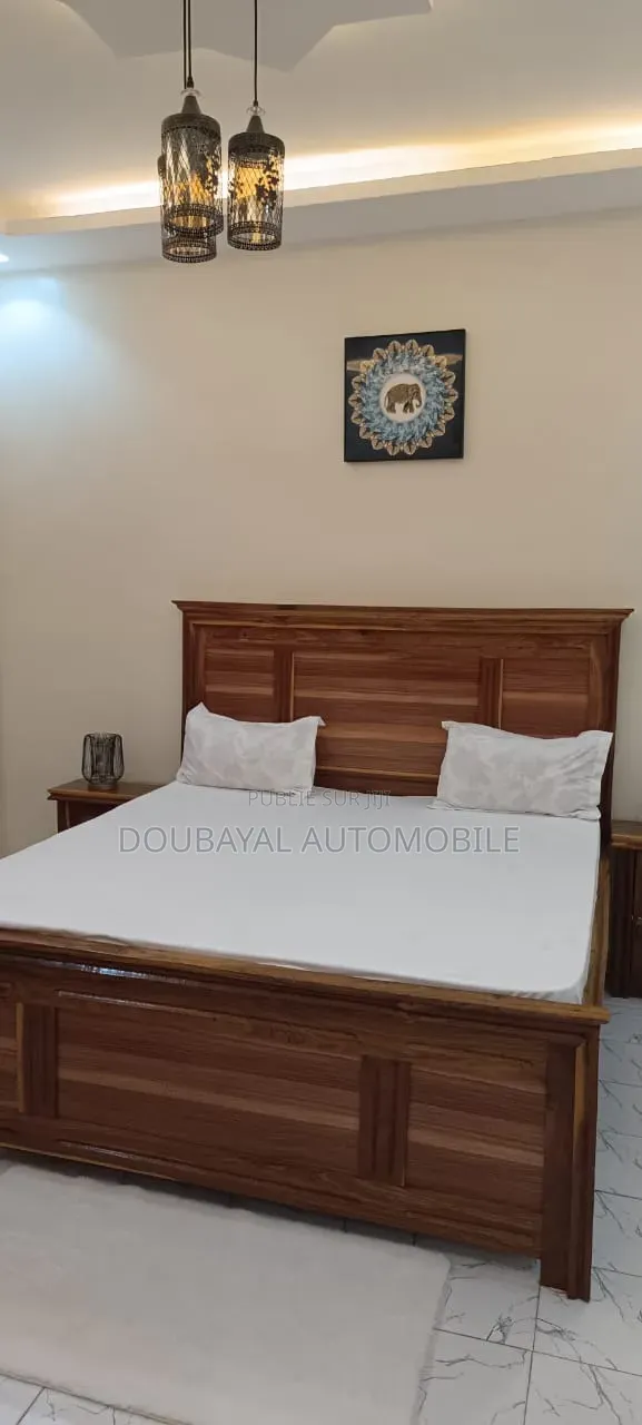 Meublé 3chbre Villa dans Ngaparou, Thiès Sud à Vendre