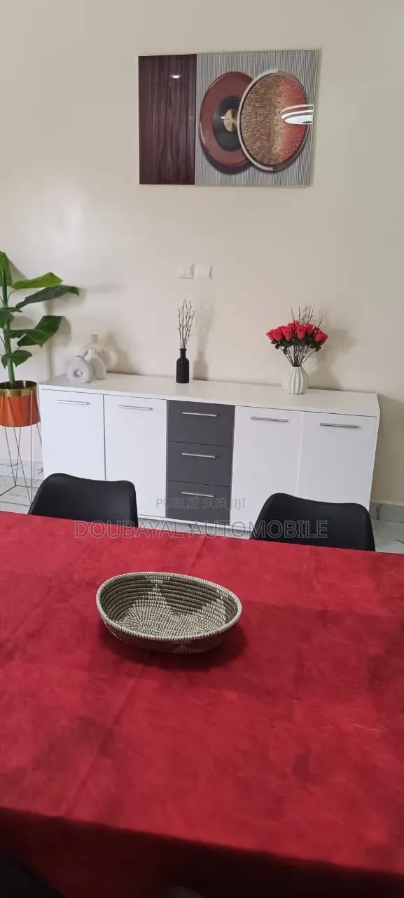 Meublé 3chbre Villa dans Ngaparou, Thiès Sud à Vendre