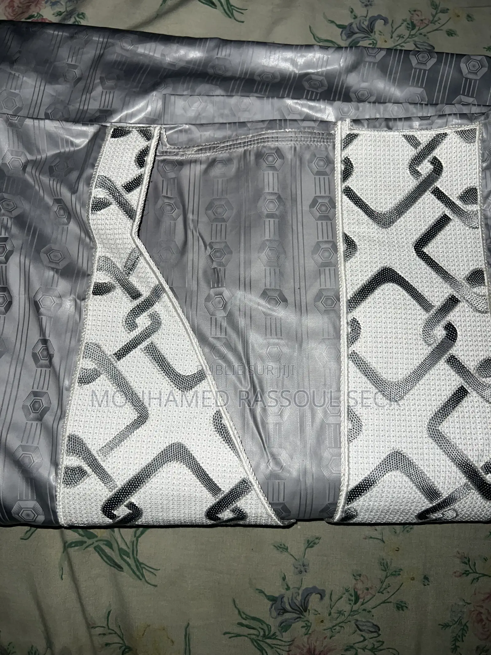 Grand Boubou 3 Pièces Bazin Riche Taille 1m75 À 50.000f À Dakar