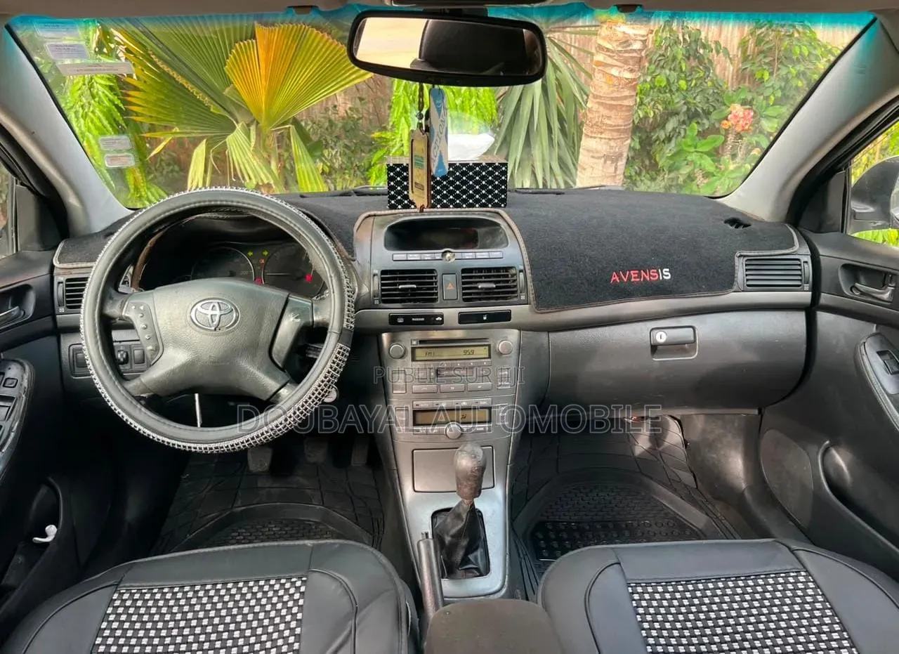 Toyota Avensis 2008 Gris