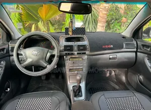 Toyota Avensis 2008 Gris