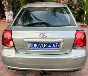 Toyota Avensis 2008 Gris
