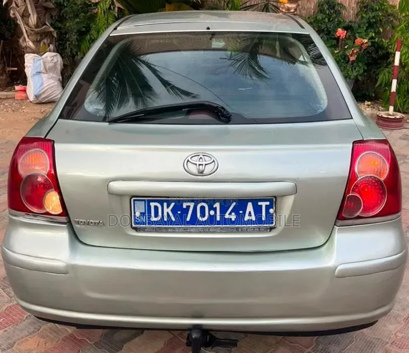 Toyota Avensis 2008 Gris