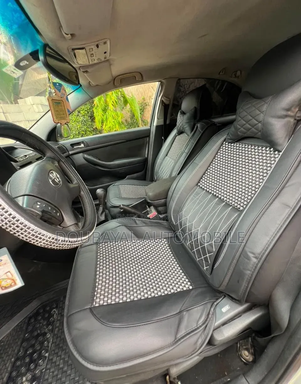 Toyota Avensis 2008 Gris