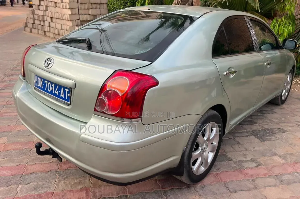 Toyota Avensis 2008 Gris