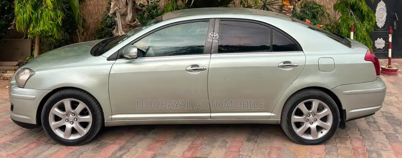Toyota Avensis 2008 Gris