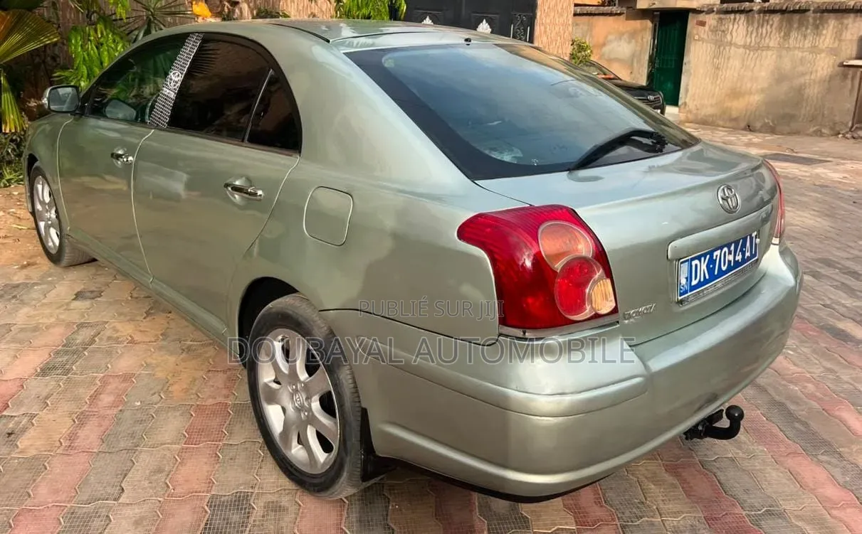 Toyota Avensis 2008 Gris