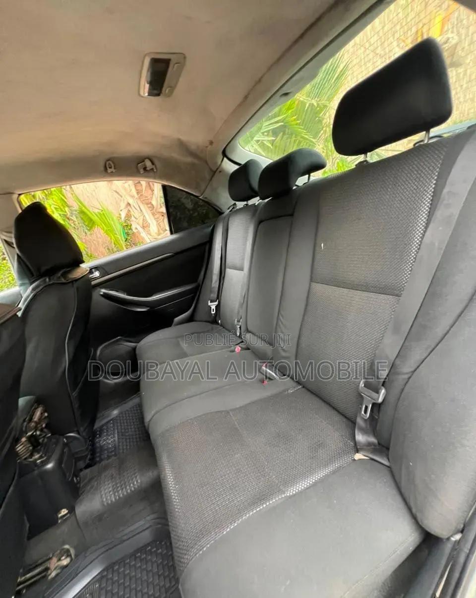 Toyota Avensis 2008 Gris