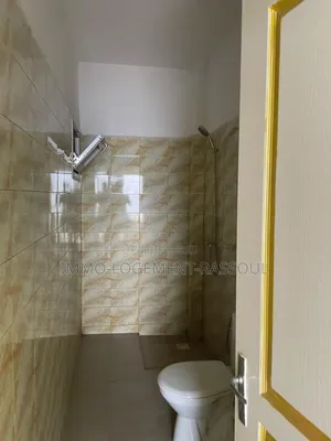 1chbre Appartement dans , Yoff à Louer