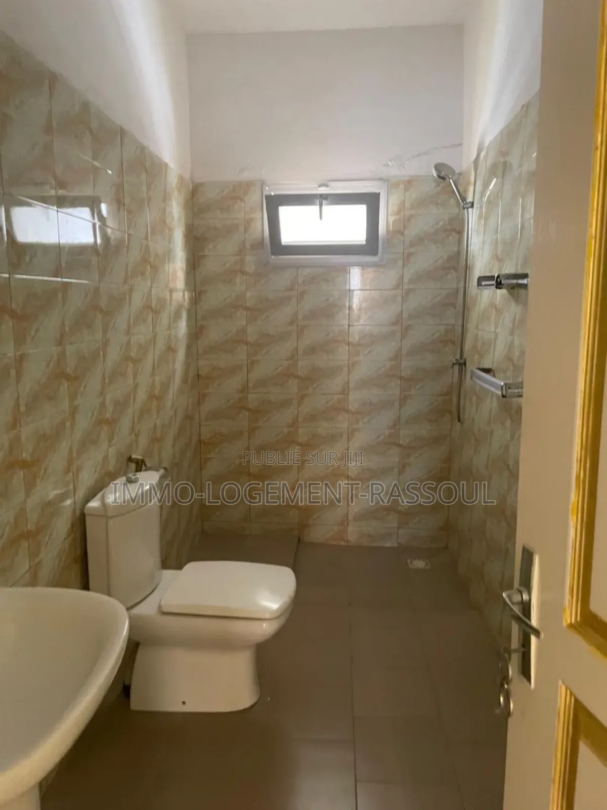 1chbre Appartement dans , Yoff à Louer
