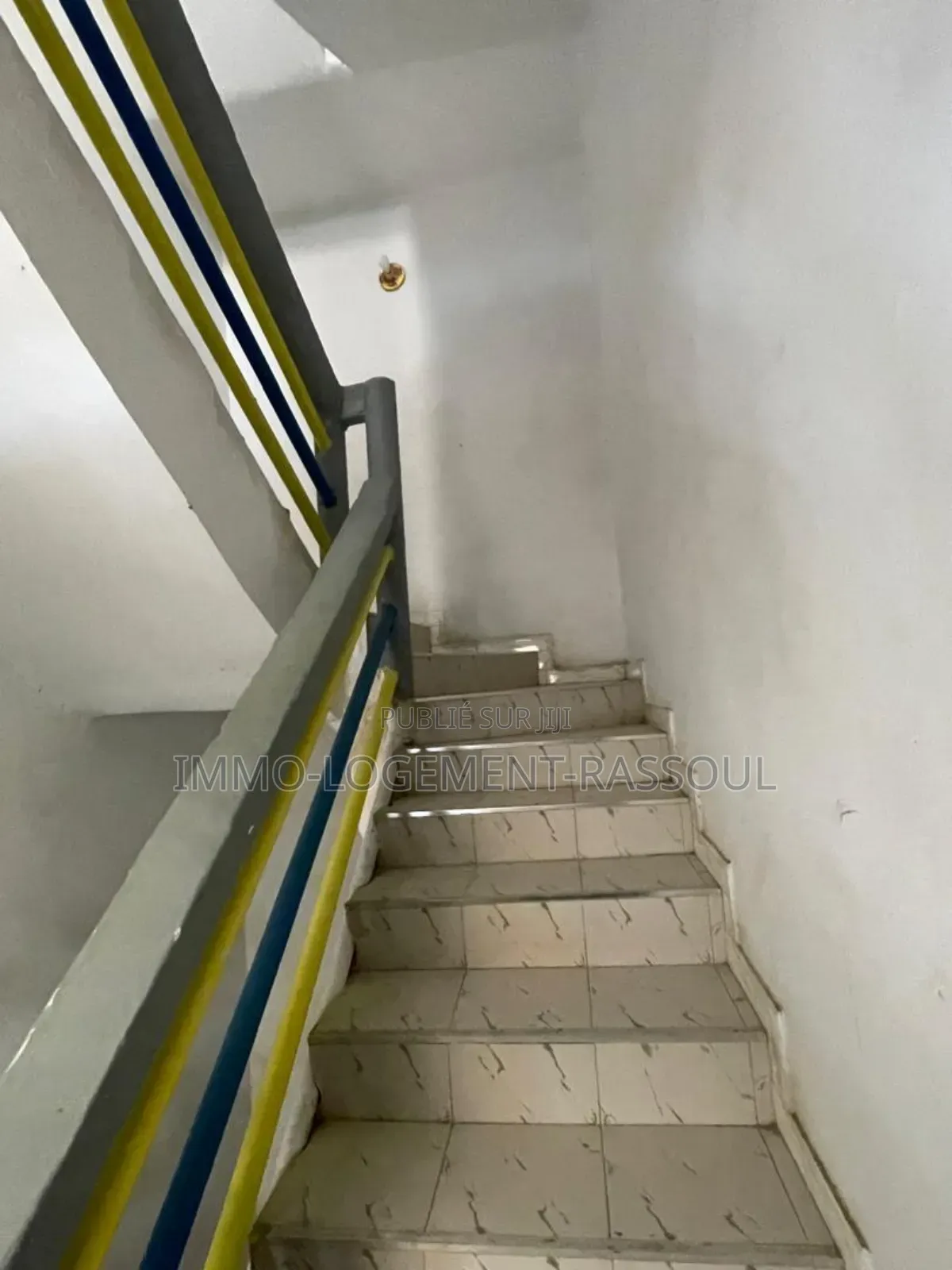 1chbre Appartement dans , Yoff à Louer