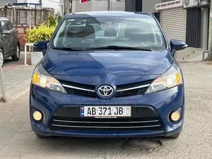 Toyota Verso 2017 Bleu