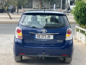 Toyota Verso 2017 Bleu