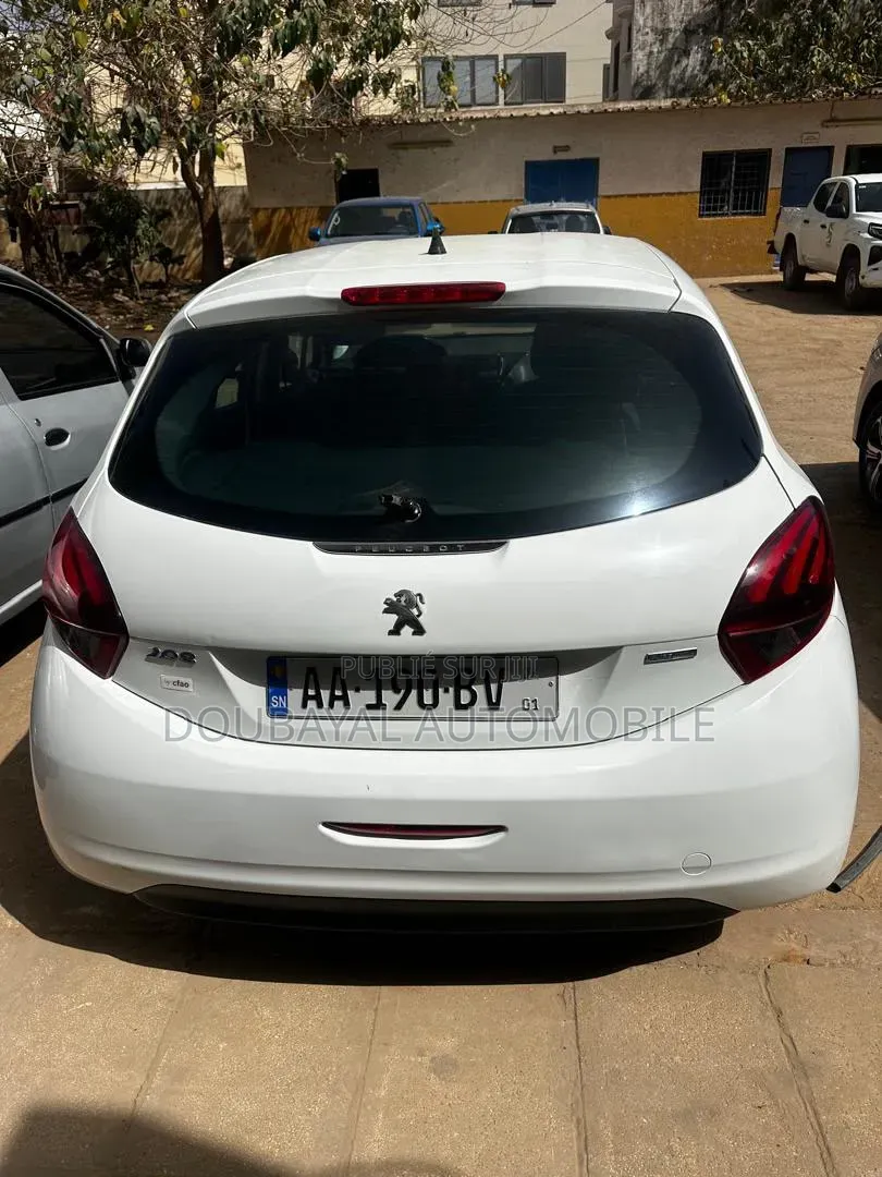 Peugeot 208 2015 Blanc