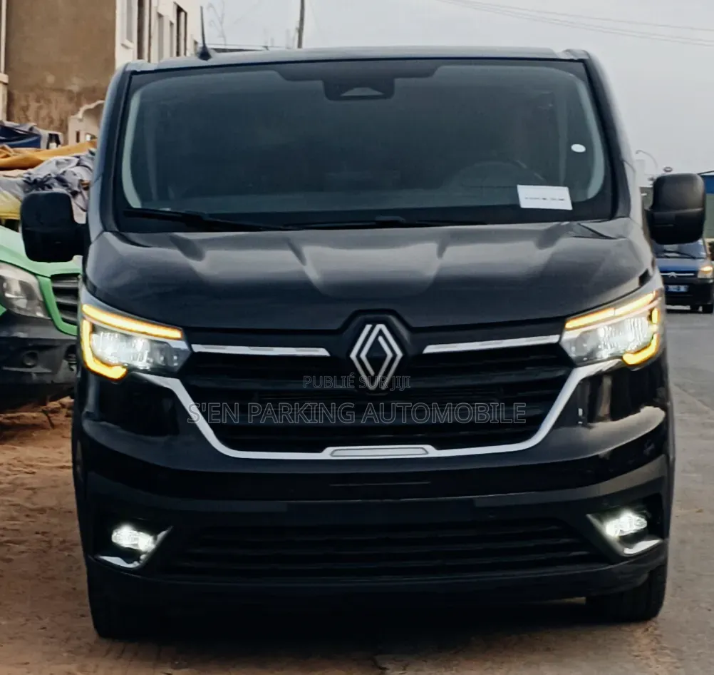 Nouveau Renault Trafic 2025 Noir