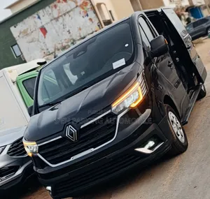 Nouveau Renault Trafic 2025 Noir