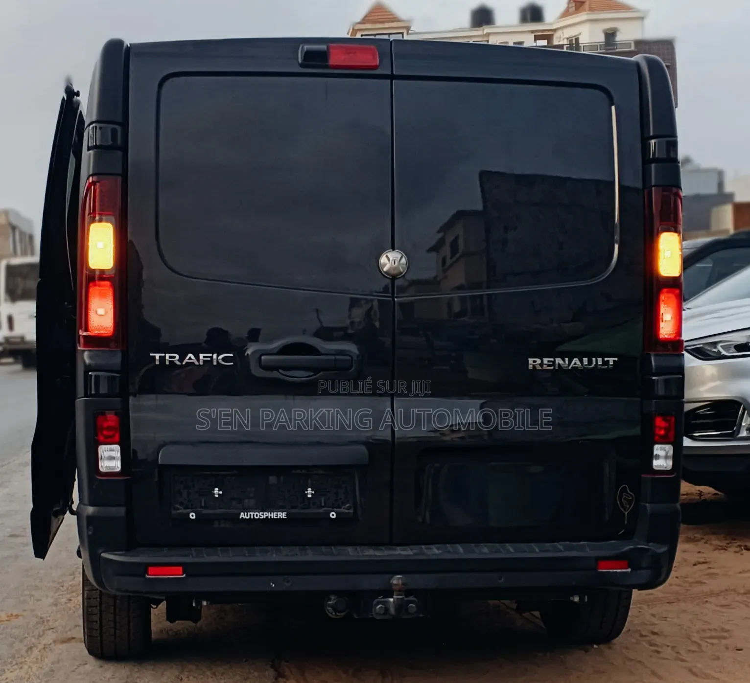 Nouveau Renault Trafic 2025 Noir