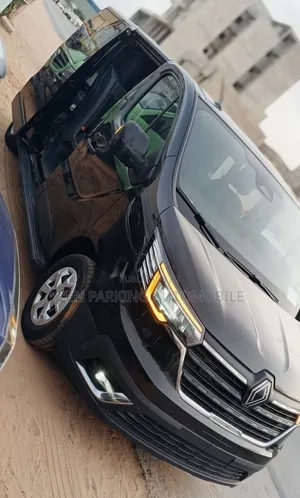 Nouveau Renault Trafic 2025 Noir