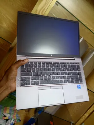 Ordinateur portable HP ZBook Firefly G8 16GB Intel Core i7 SSD 256GB