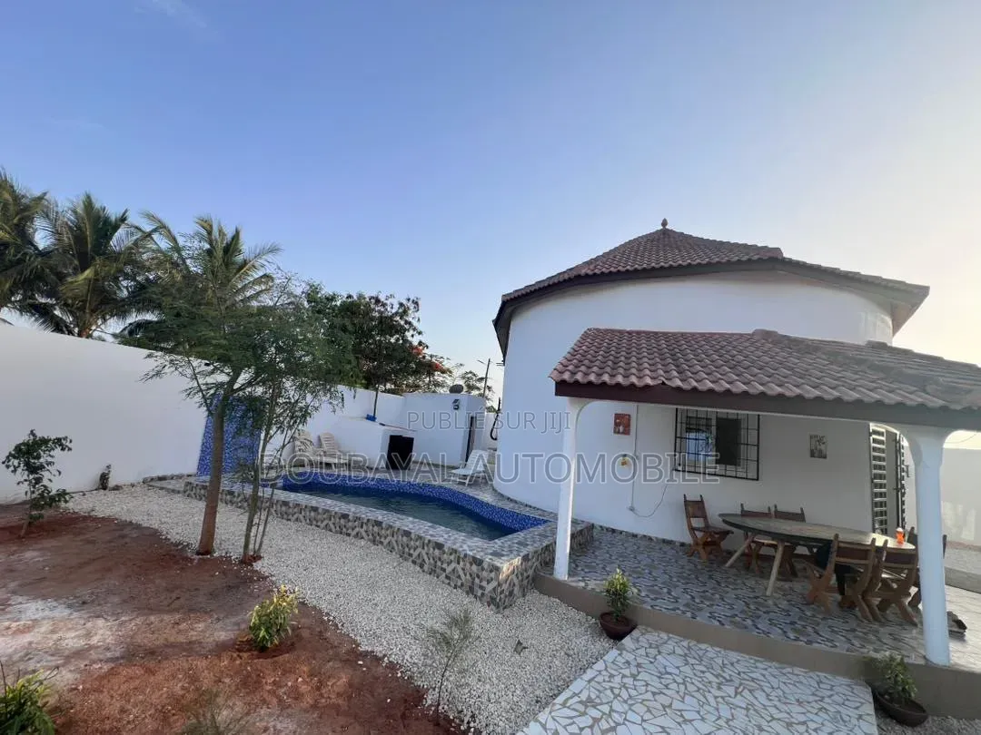 3chbre Villa dans Nguérigne Mbeur, Thiès Sud à Vendre