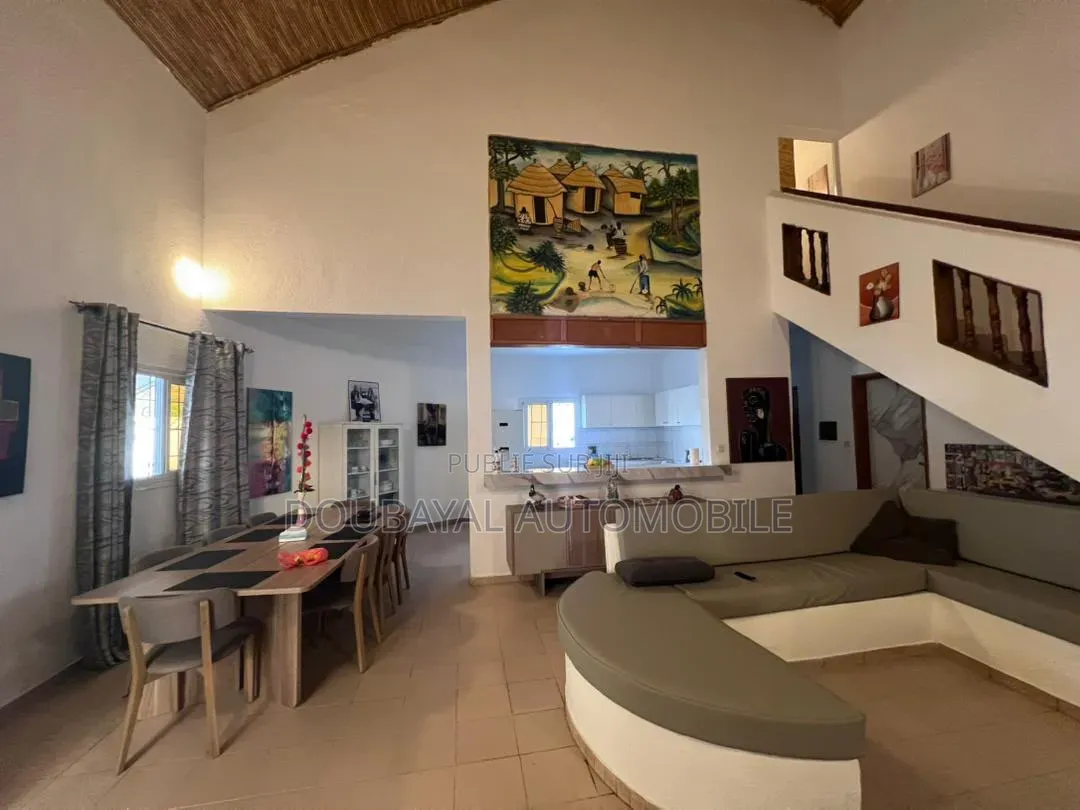 3chbre Villa dans Nguérigne Mbeur, Thiès Sud à Vendre