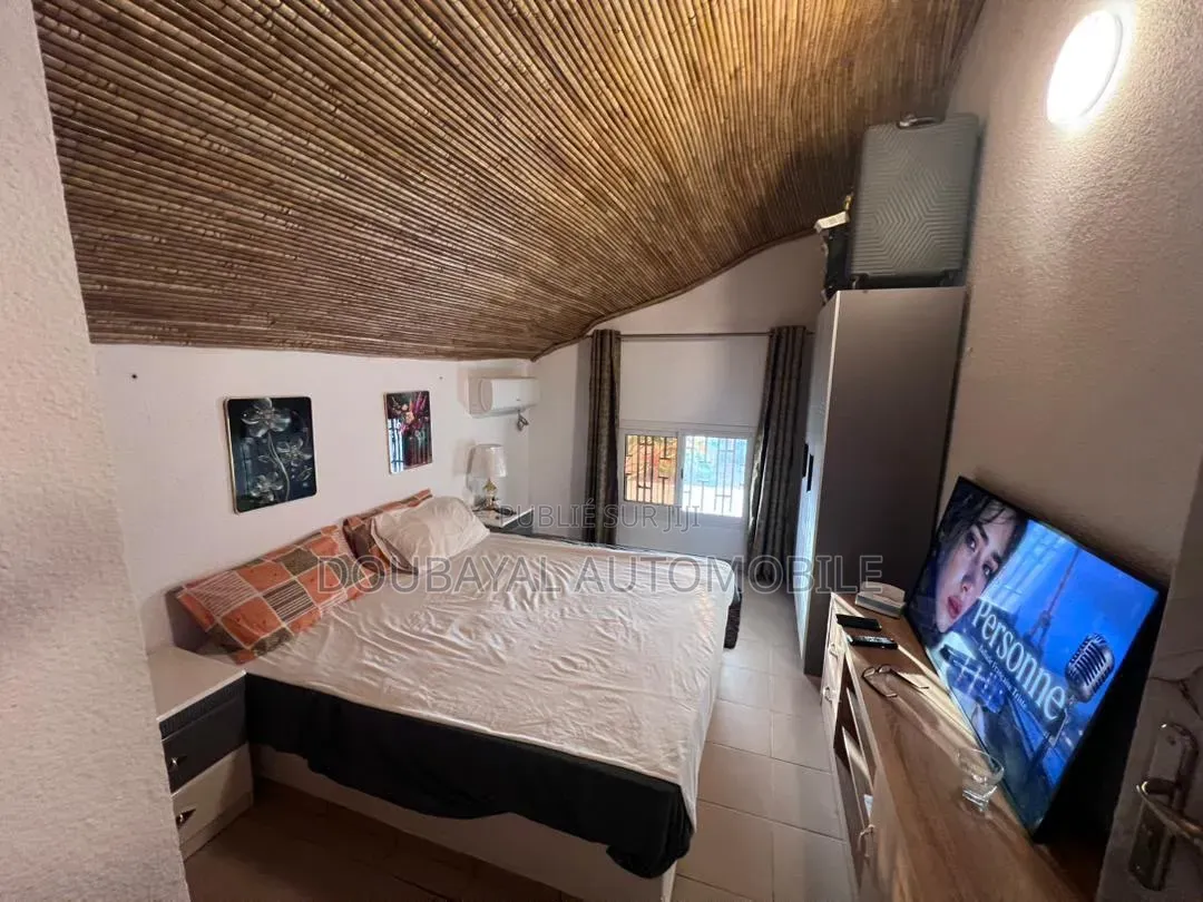3chbre Villa dans Nguérigne Mbeur, Thiès Sud à Vendre