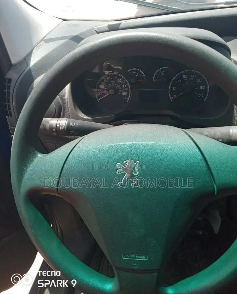 Peugeot Partenaire 2013 Bleu